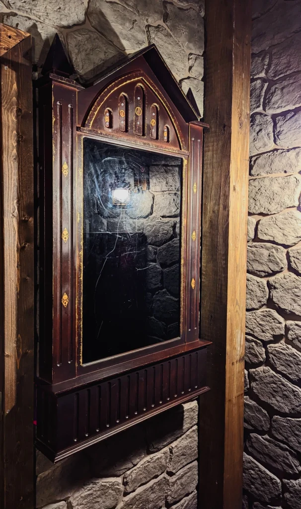 talking mirror puzzles in Wizard Trials room