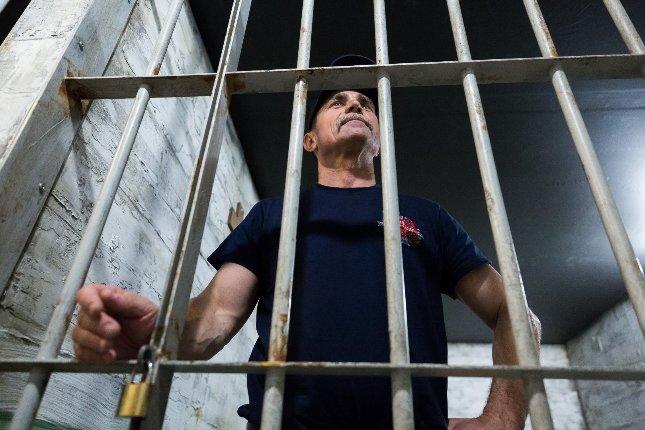 11 Of The Most Unbelievable Prison Escapes In History