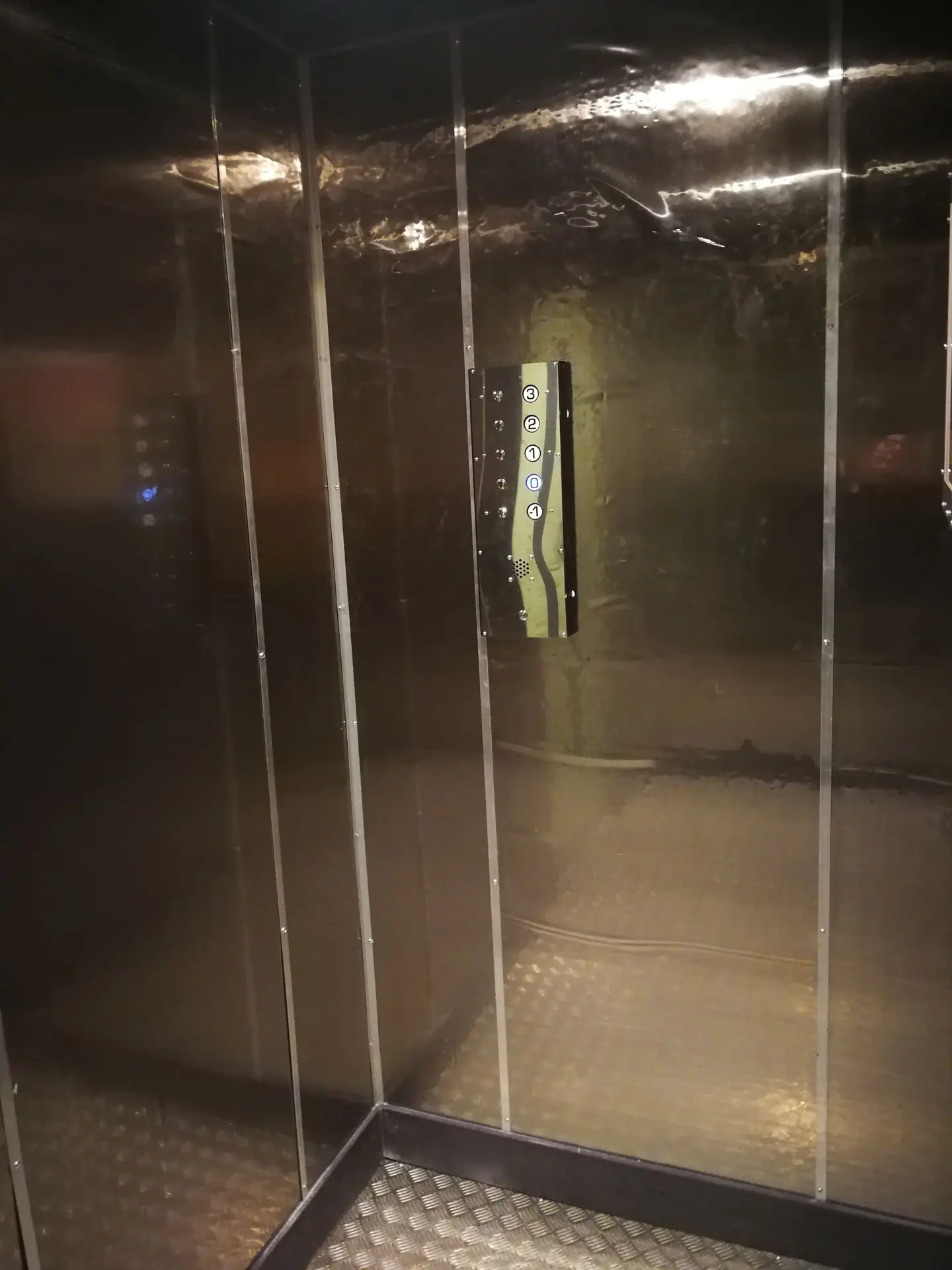 Room Photo (2)